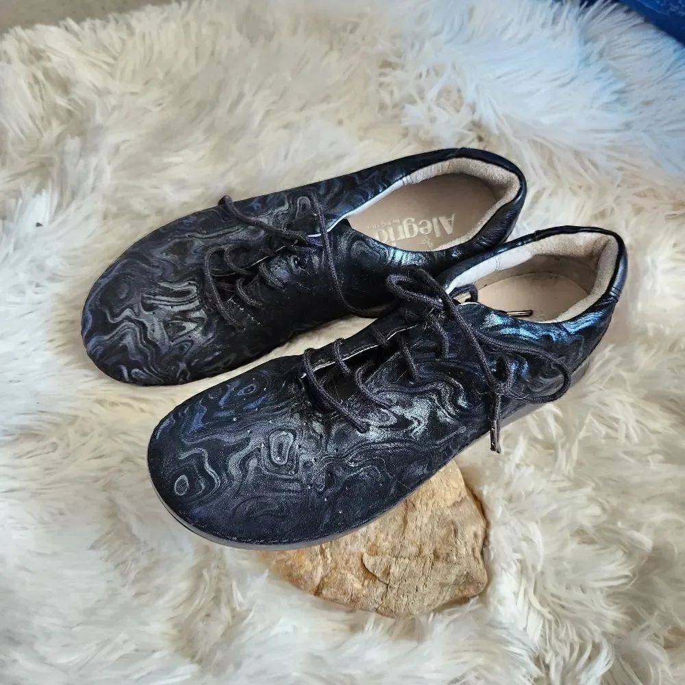 Alegria essence slickery athletic shoes